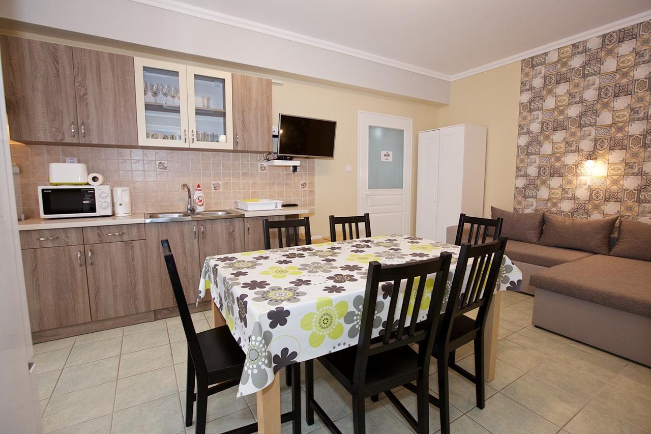 Zoli Apartmanok-Timi Koelcsey 34-36 Hajdúszoboszló Exterior foto